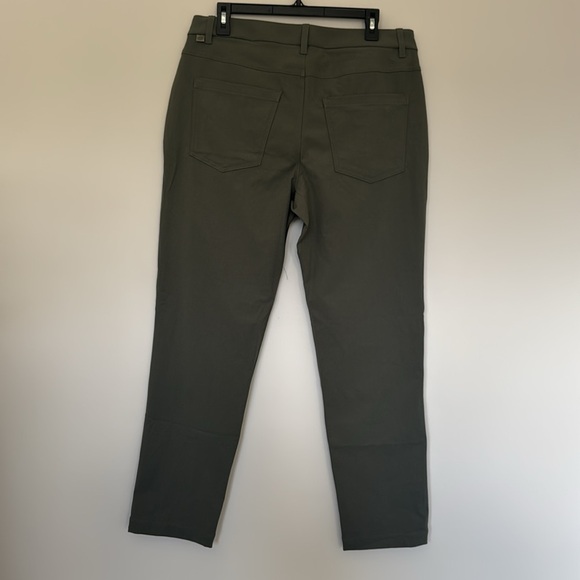 Like New Lululemon ABC Classic-Fit 5 Pocket Pant *Warpstreme in Grey Sage - 32 - Picture 7 of 7